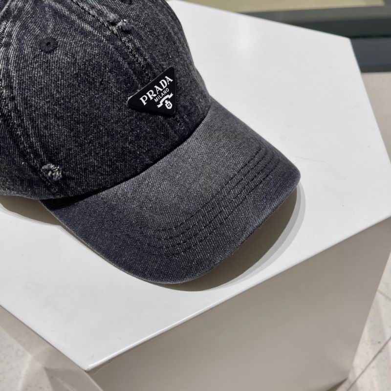 Prada cap 41 (2)